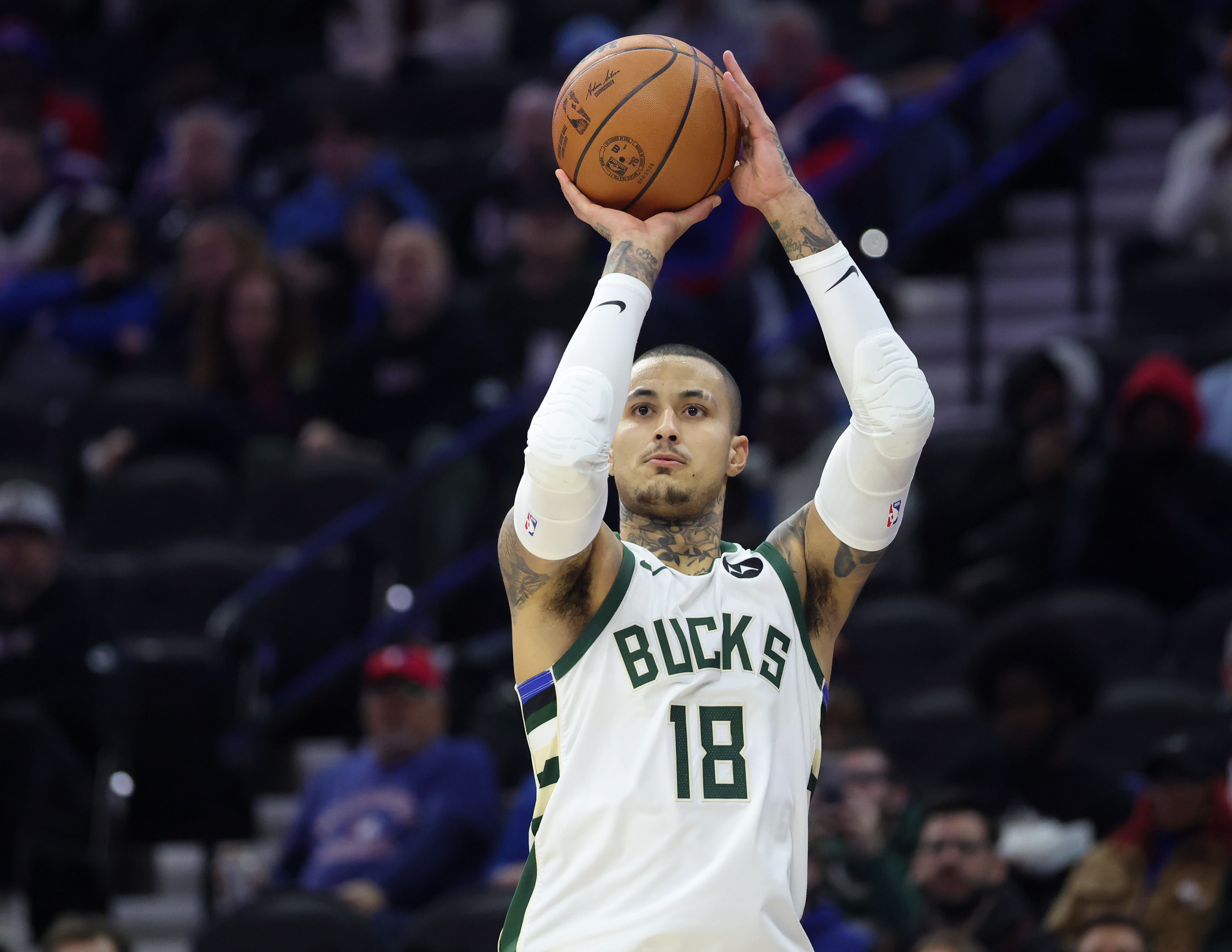 开云体育官网-马哥杀疯了！库兹马第三节怒轰16分 三节砍下31分平赛季最高